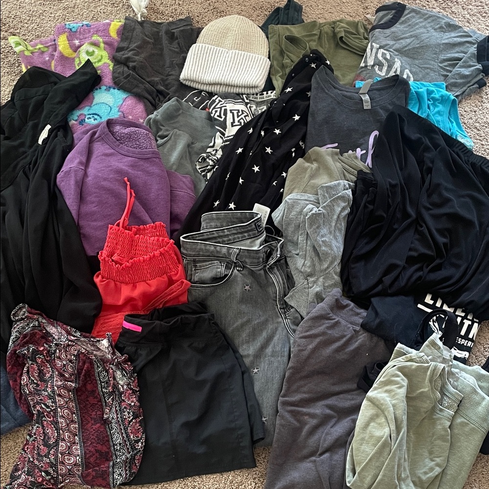 Women’s Size Medium Clothes Bundle - image 1